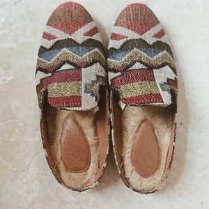 Southwestern print flats